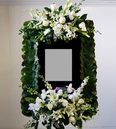 Picture Frame Spray San Mateo Funeral Flower Delivery Ah Sam Ca